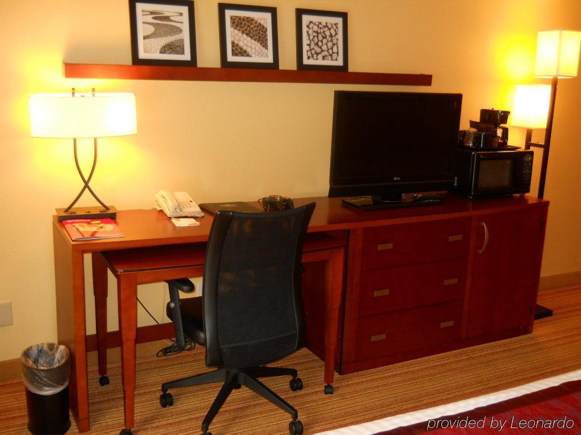 Express By Ihg Hotel 3*